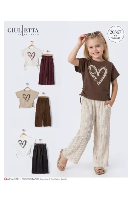 Tişörtlü Pantolonlu Takım